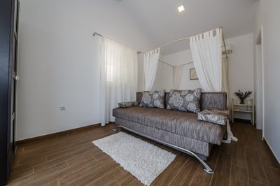 Luxury Villa Photo #35