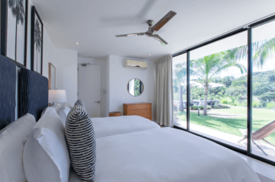 Luxury Villa Photo #35