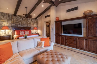 Luxury Villa Photo #29