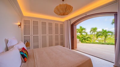 Luxury Villa Photo #57