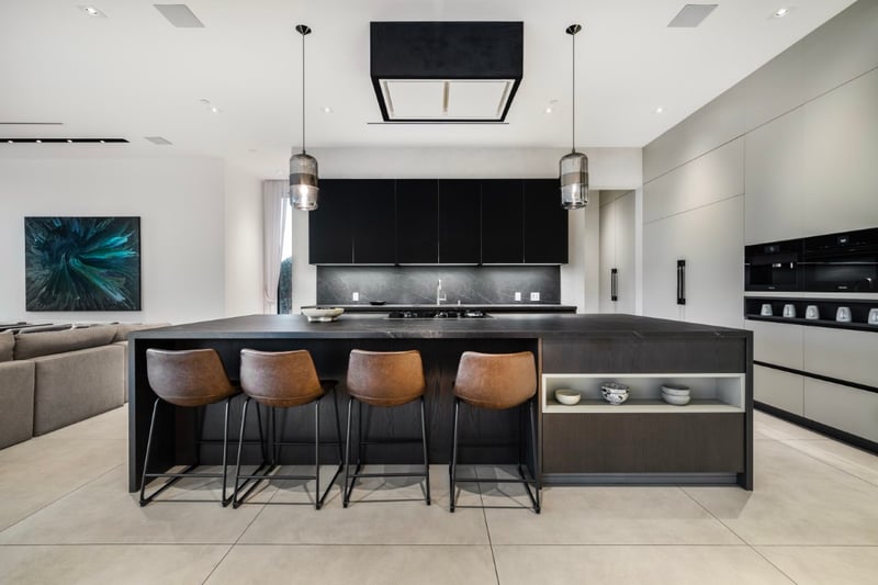 Linda Flora Modern Estate