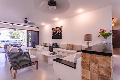 Luxury Villa Photo #20