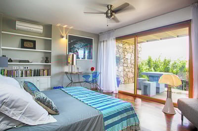 Luxury Villa Photo #17