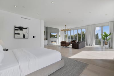Luxury Villa Photo #34