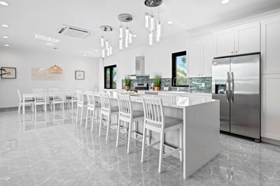 Luxury Villa Photo #18