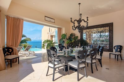 Luxury Villa Photo #13
