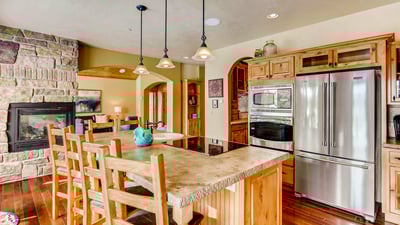 Plentiful space in the kitchen