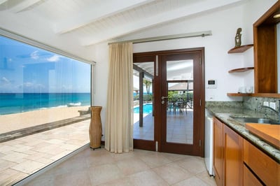 Luxury Villa Photo #23