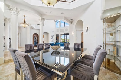 Luxury Villa Photo #27