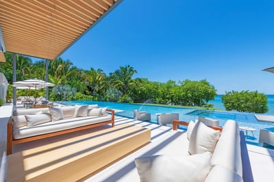 Luxury Villa Photo #8