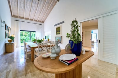Luxury Villa Photo #9