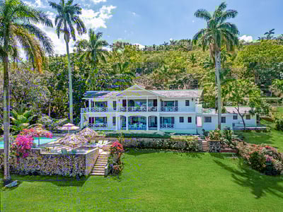 Luxury Villa Photo #2