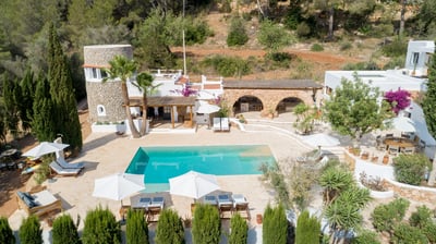Luxury Villa Photo #4