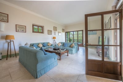 Luxury Villa Photo #16