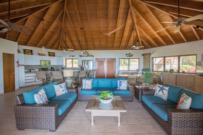 Luxury Villa Photo #11