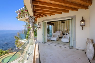 Luxury Villa Photo #30