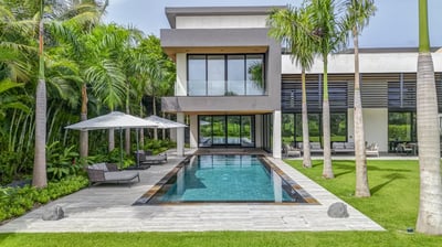 Luxury Villa Photo #4