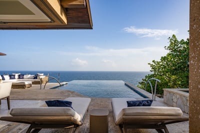 Luxury Villa Photo #3