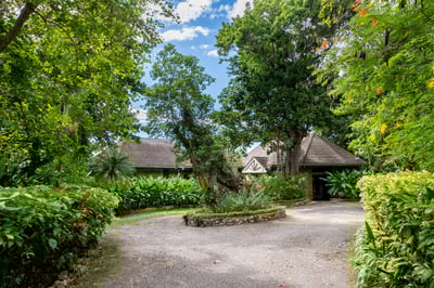 Luxury Villa Photo #9