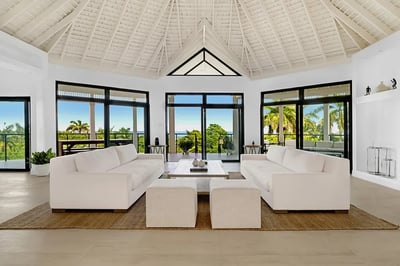 Luxury Villa Photo #10