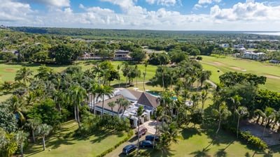 Luxury Villa Photo #3