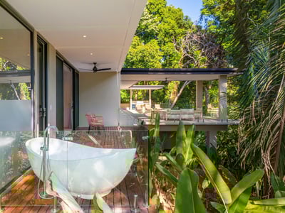 Luxury Villa Photo #26
