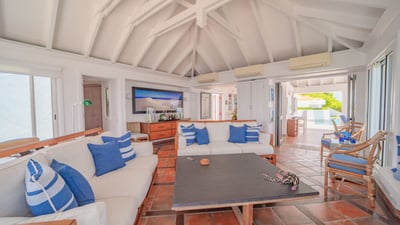 Luxury Villa Photo #28