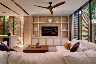 Luxury Villa Photo #16