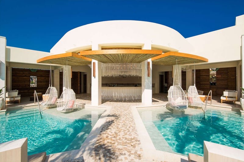 2 BDM Oceanfront Suite with Study at The Shore Club