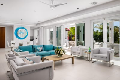 Luxury Villa Photo #16