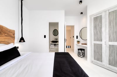 Luxury Villa Photo #36