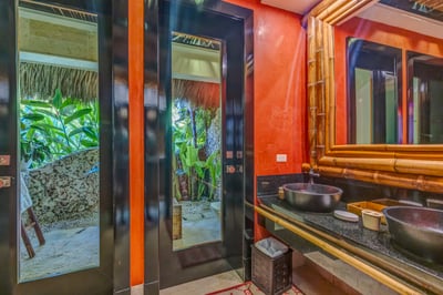 Luxury Villa Photo #31