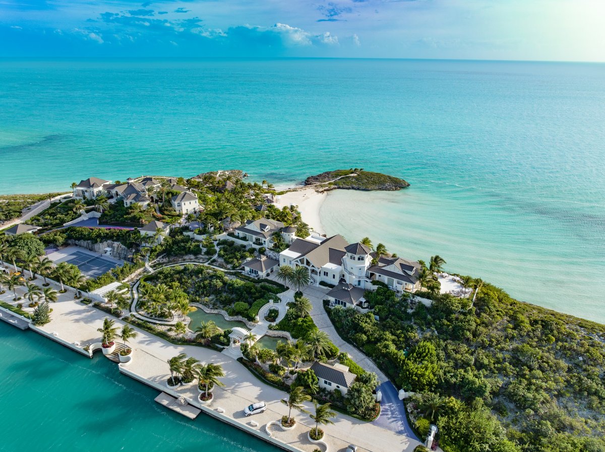 Emara | Turtle Tail, Turks & Caicos | Rental Escapes