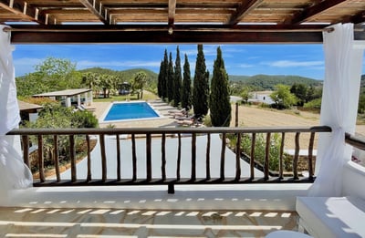 Luxury Villa Photo #6
