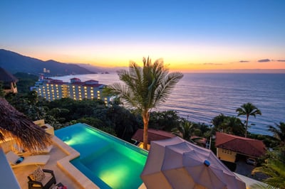 Luxury Villa Photo #7