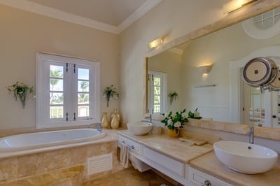 Luxury Villa Photo #75