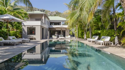 Luxury Villa Photo #15