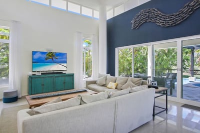 Luxury Villa Photo #14