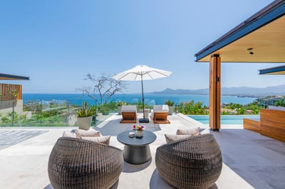 Luxury Villa Photo #15