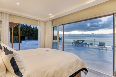 Luxury Villa Photo #40