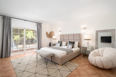 Luxury Villa Photo #19