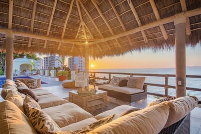 Luxury Villa Photo #9