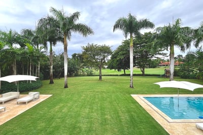 Luxury Villa Photo #6