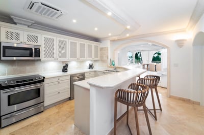Luxury Villa Photo #5