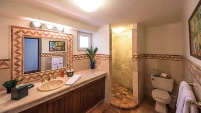 Luxury Villa Photo #47