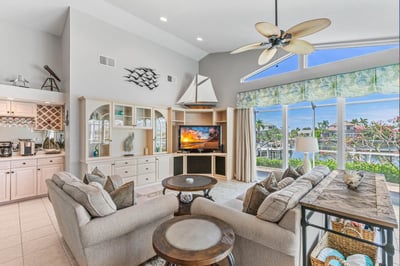 Luxury Villa Photo #9