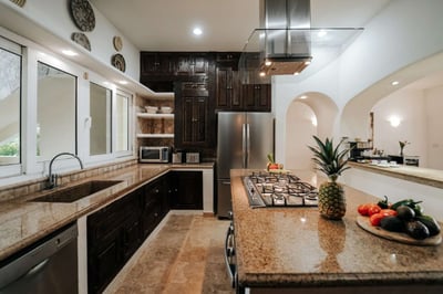 Luxury Villa Photo #30