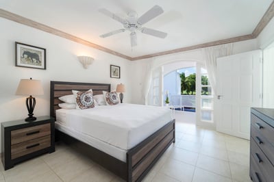 Luxury Villa Photo #6