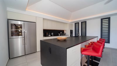 Kitchen & Dining Area