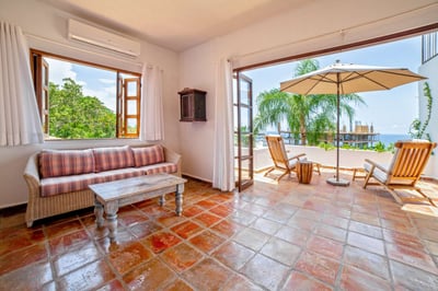 Luxury Villa Photo #44